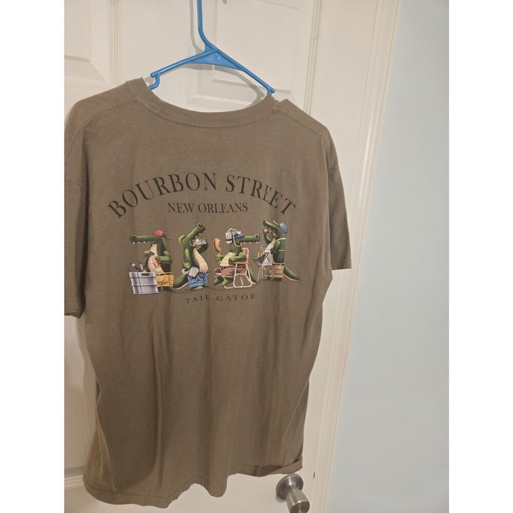 T shirt size large bourbon street new Orleans mens